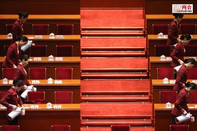 政協會議的細節之美 一杯熱水彰顯服務情懷